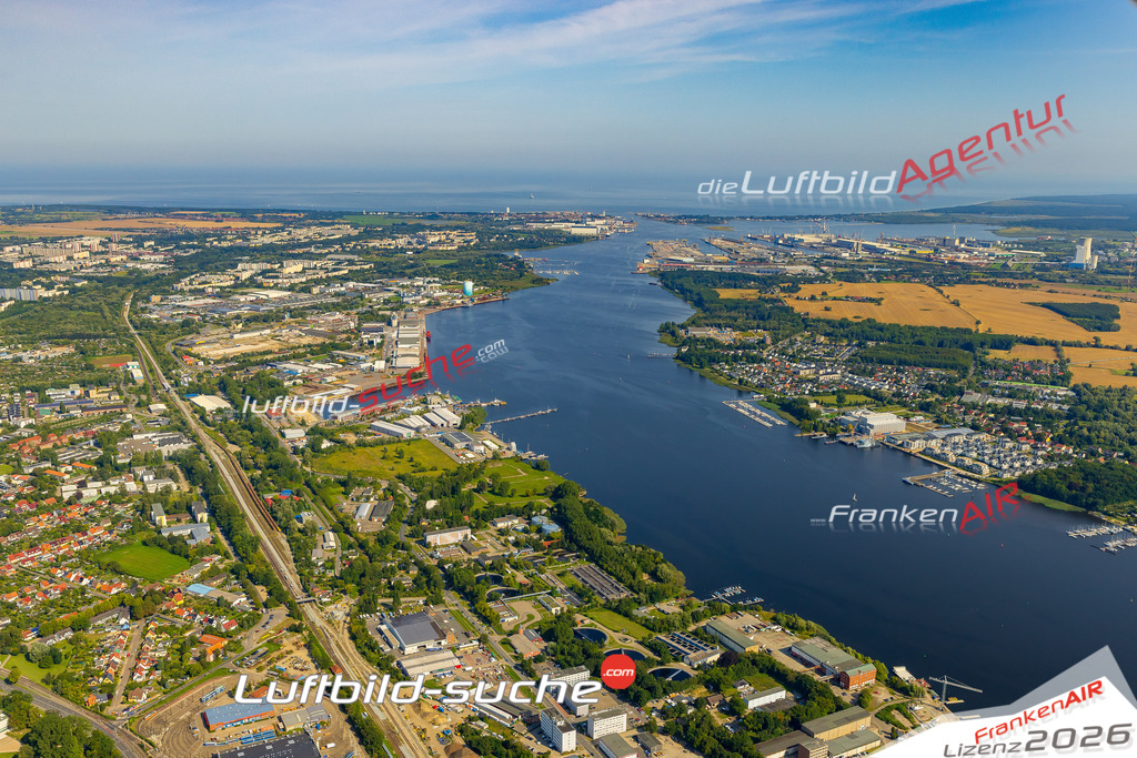 Schmarl Rostock Bild- Das Luftbild wurde 2025 vom UL-Flugzeug heraus erstellt ( keine Drohne bzw. Drohnenaufnahme ) - Hochauflösende Luftaufnahme -Nicht vergleichbar mit Google Maps oder Satelittenbilder- Die Geschenkidee !Mit Lizenz und Bildrechte bestellbar - CC