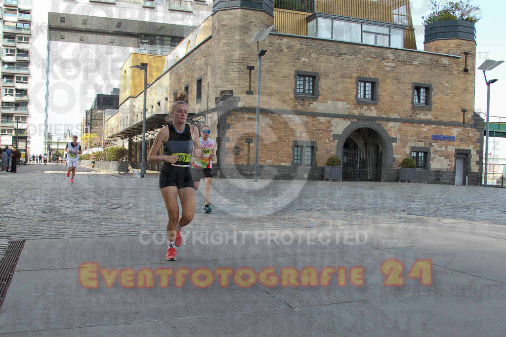 250920_1452_EV4_7316 | Sportfotografie im Rhein-Sieg Kreis, Köln, Bonn, NRW, Rheinland Pfalz, Hessen, etc. Unser Tätigkeitsfeld umfasst den Laufsport vom Volkslauf über den Marathon, Duathlon, Triathon bis zum Ultralauf wie Kölnpfad Ultra oder Schindertrail.