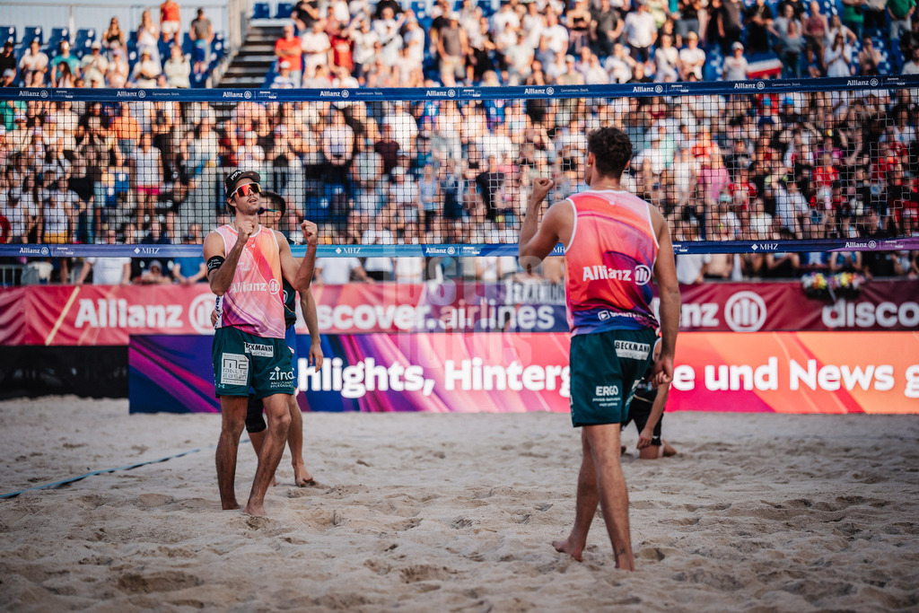 Beachvolleyball | Männer | Deutsche Meisterschaften 2025 Timmendorfer Strand | 04.09.2025 | v.l. Niklas Held und Hennes Nissen