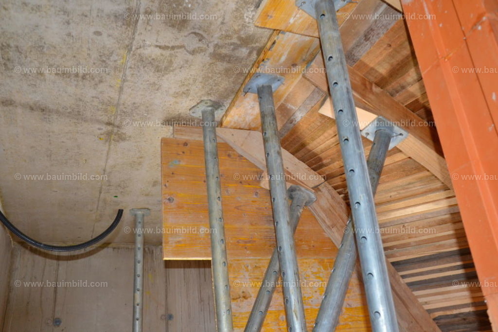 bib-lg04-betonarbeiten-0691 | Nach LV-Leistungsgruppen sortierte Detailfotos über den Bau eines Hauses. Alle Hausbau-Bilder direkt vom Urheber und Autor der Website Haus-Selber-Bauen.com