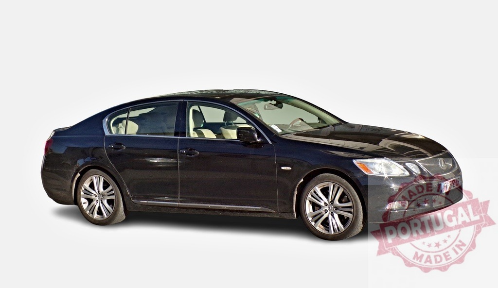 Black Lexus sedan parked on white background | Luxury black Lexus car parked, showcasing its elegant design and polished finish - Realisiert mit Pictrs.com