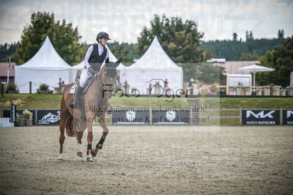 DOS_6914 | Entdecke hochwertige Reitturnierfotos von Foto Oger. Professionell, emotional und authentisch – jetzt Lieblingsmomente im Shop bestellen.Deutschlandweite Turnierfotografie. - Realisiert mit Pictrs.com