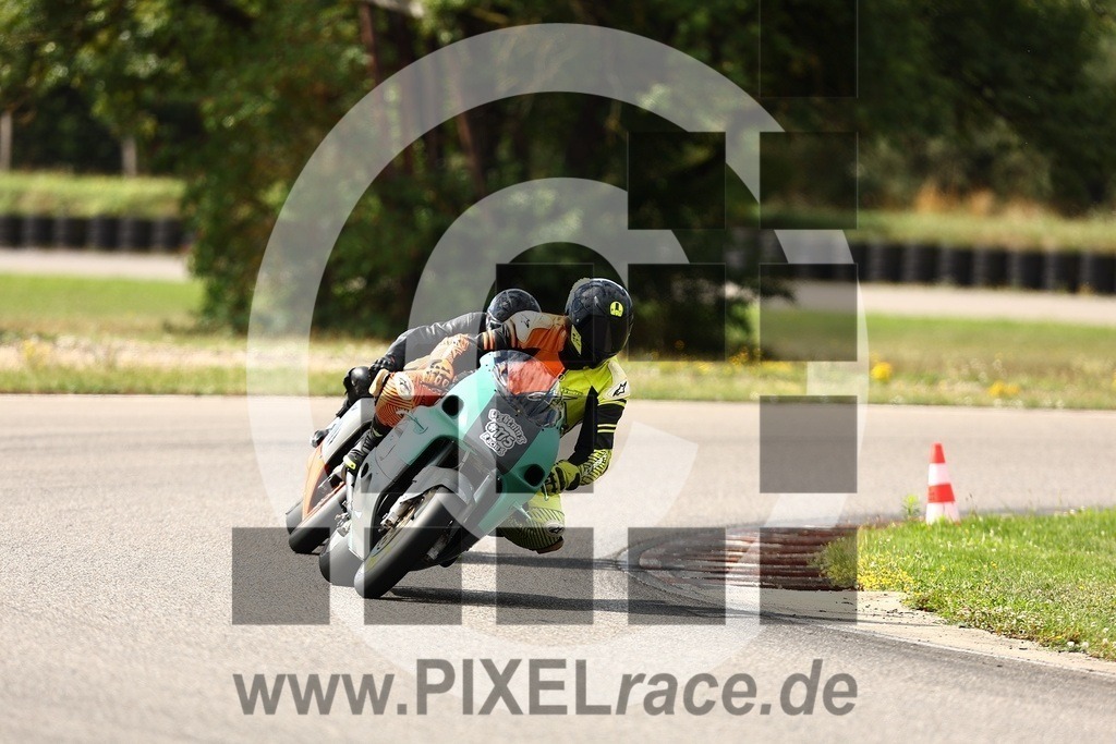 0175-20250723_00529 | Schöne Erinnerungen an spannende Momente - das festzuhalten ist unser Job. PIXELrace.de ist seit 2003 auf den Rennstrecken Europas unterwegs um die Action draußen beim Fahren und die wunderbare Stimmung imm Fahrerlager für euch einzufangen.