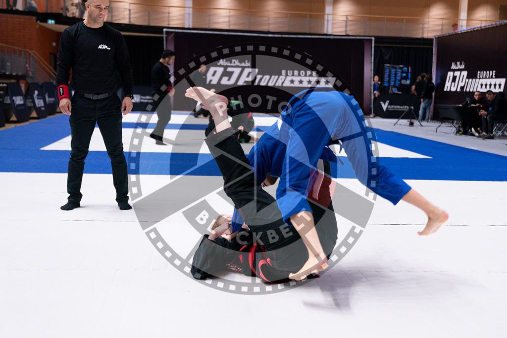 20241013PBB1162 | Athletes compete during the AJP Tour Europe Continental Jiu-Jitsu Amateurs & Masters Championship on October 13, 2024 in Almere near Amsterdam, Netherlands. © Chiara Dazi / photoblackbelt