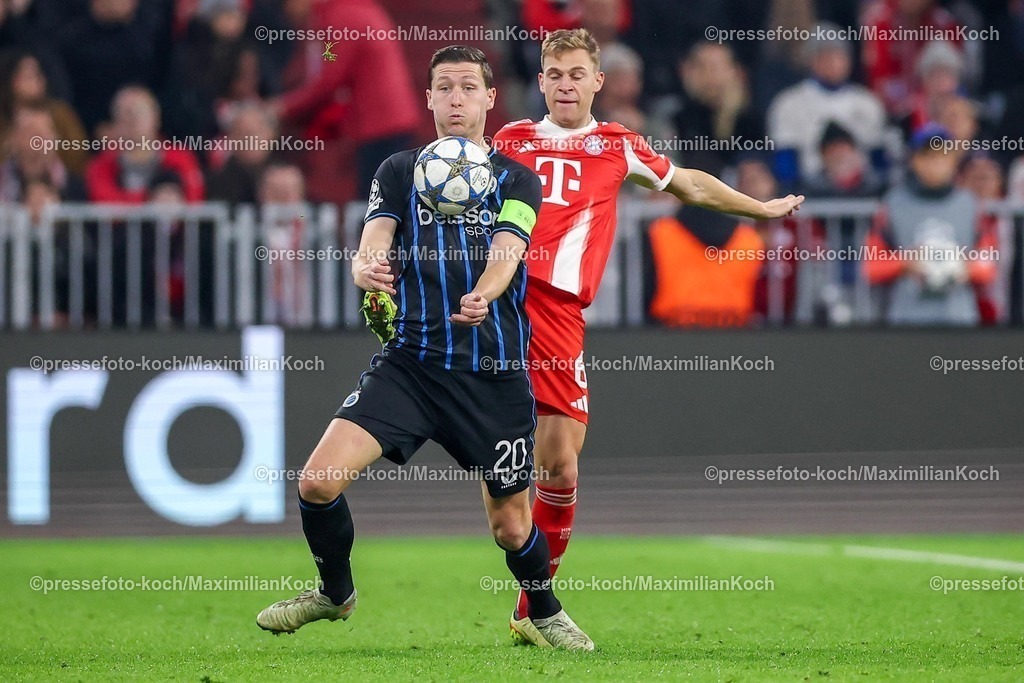 UCL22102501083 | 22.10.2025, Fußball, UEFA Champions League, FC Bayern München - Club Brügge, Allianz Arena, Saison 2025 2026: Hans Vanaken (Club Bruegge #20) im Zweikampf gegen  Joshua Kimmich (FC Bayern Muenchen #06) Regulations prohibit any use of photographs as image sequences and or quasi-video.