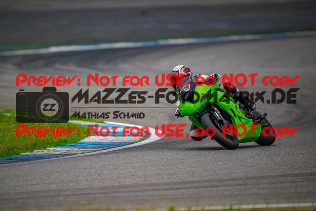 MaZZes_FotoMatrix_240701_6007705_8049 | GELB