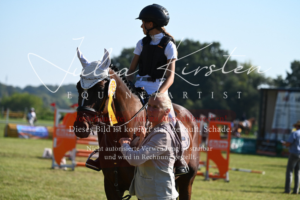 DSC_5361 | Pferde- und Turnierfotografie in Westsachsen. Pferdeportraits, Auftragszeichnungen und intuitive Kunst.