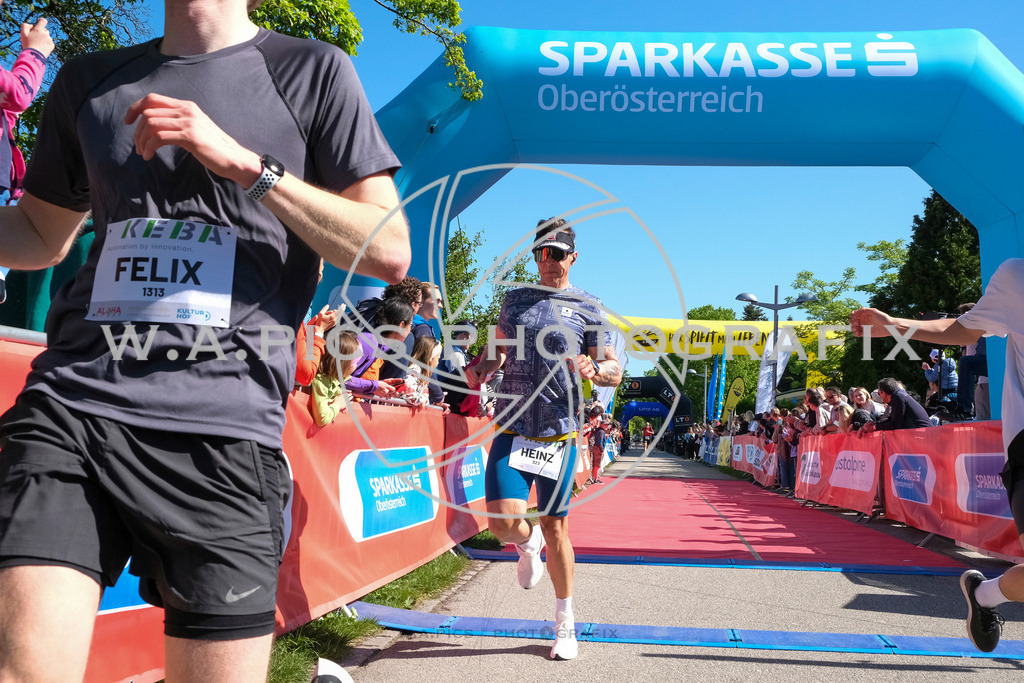 ..... | LINZ,AUSTRIA,27.April 24, Int. 3 Brückenlauf Linz  , Image shows: Photo: WAPICS / Michael ring