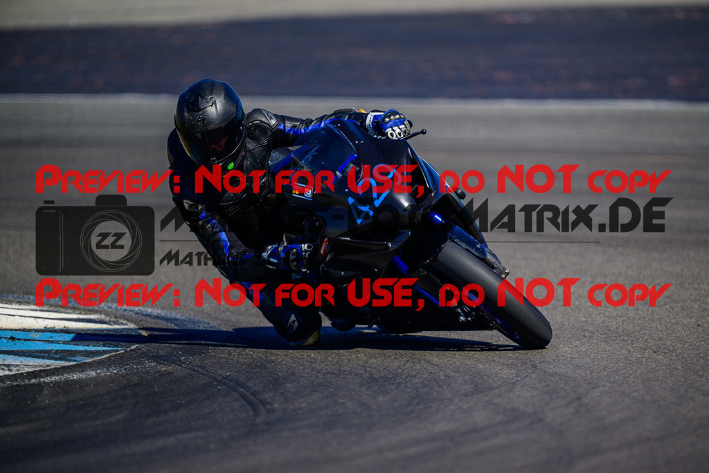 MaZZes_Fotomatrix_20250407_6007705_4542 | WEISS