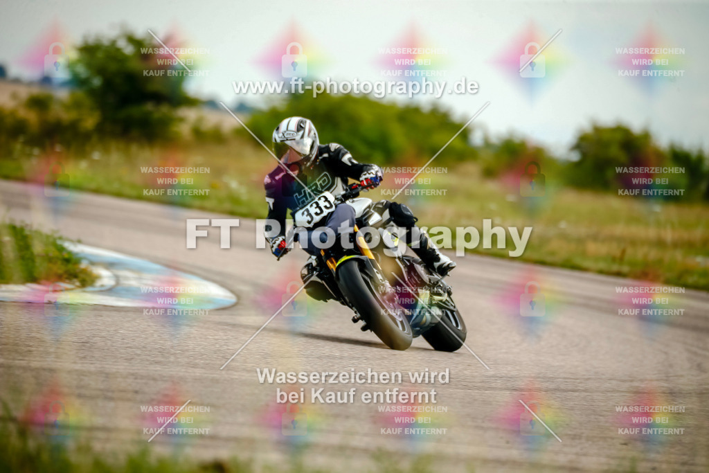 Chambley Juli-2211 | Hier findet Ihr Bilder von Touristenfahrten auf der Nürburgring Nordschleife oder von anderen Veranstaltungen die ich besucht habe. Viel Spass beim Durch Schauen 