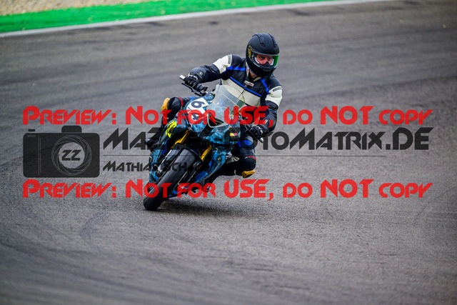 MaZZes_FotoMatrix_240614_6007705_5098 | ROT