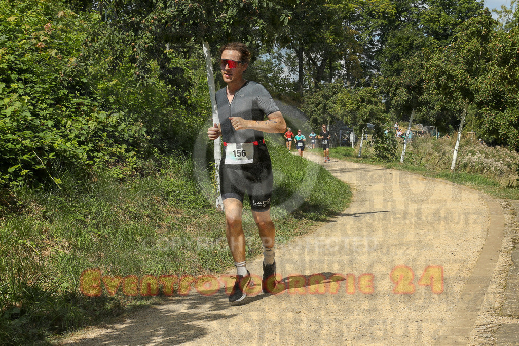 250824_1246_EX1_0461 | Sportfotografie im Rhein-Sieg Kreis, Köln, Bonn, NRW, Rheinland Pfalz, Hessen, etc. Unser Tätigkeitsfeld umfasst den Laufsport vom Volkslauf über den Marathon, Duathlon, Triathon bis zum Ultralauf wie Kölnpfad Ultra oder Schindertrail.