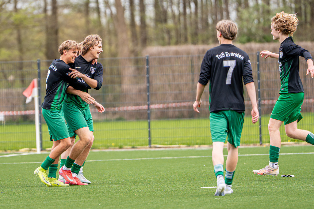 VFL Wittekind-Wildeshausen - TuS Eversten I 03420 | jns.sportfotos - Realisiert mit Pictrs.com