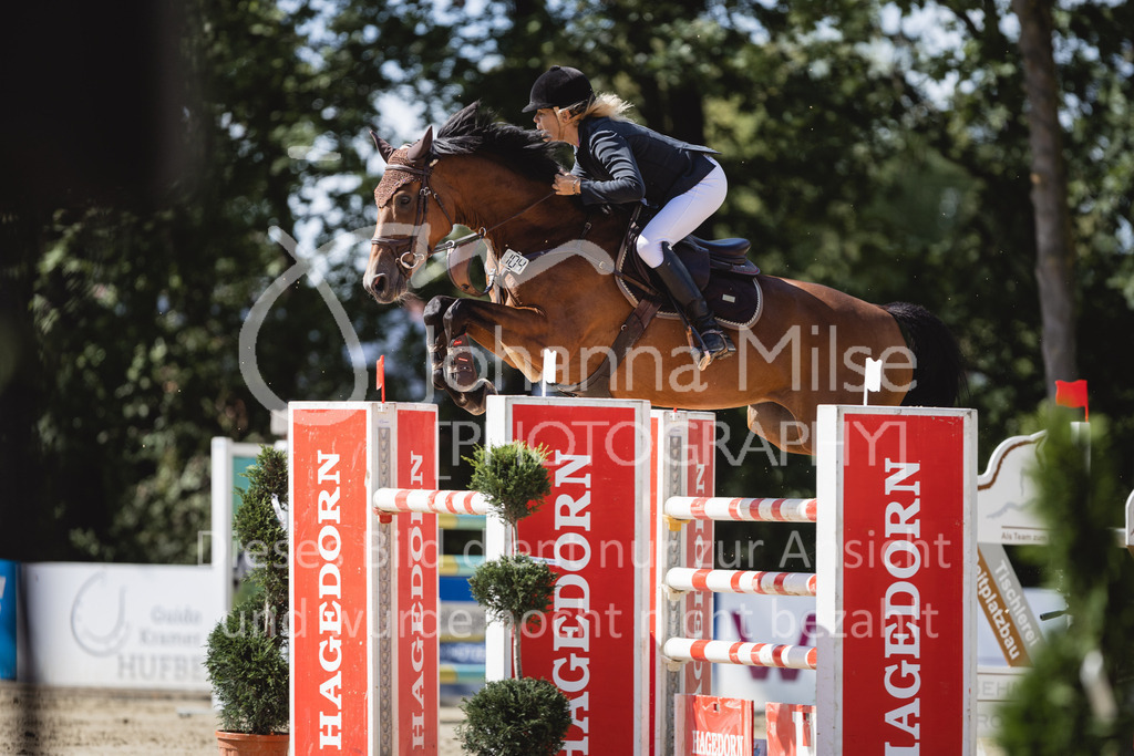 230826_Delbrueck_M2-Spr-820 | Deine schönsten Turniermomente als professionelle Fotos! Entdecke hochwertige Pferdesport-Fotografie im Online-Shop. Jetzt Fotos finden & bestellen!