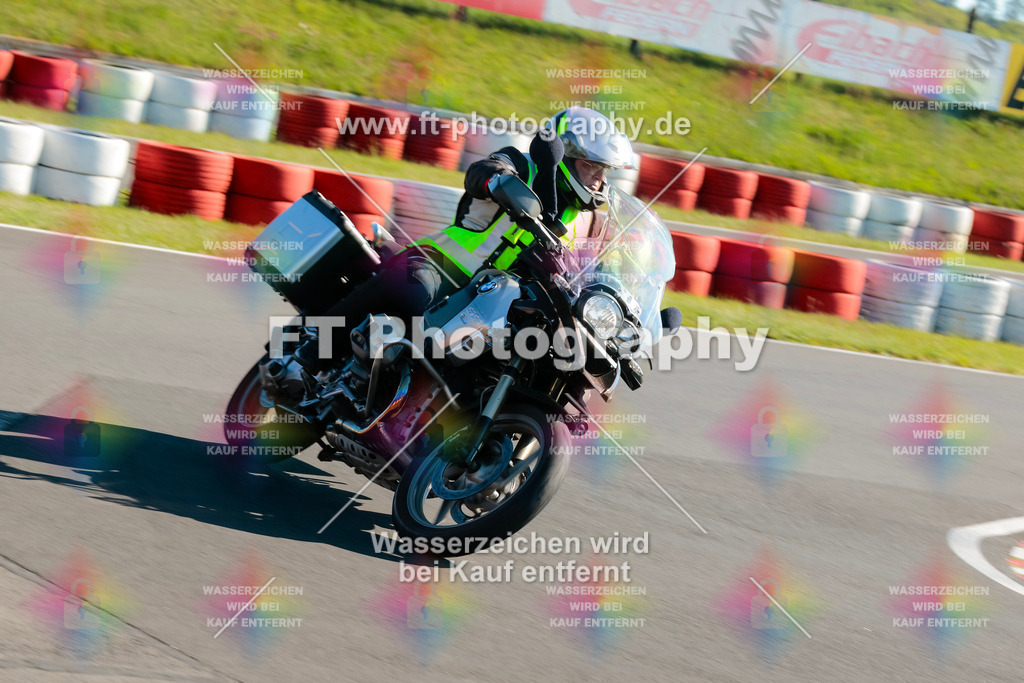 Moto-TeamOBK-21245 | Hier findet Ihr Bilder von Touristenfahrten auf der Nürburgring Nordschleife oder von anderen Veranstaltungen die ich besucht habe. Viel Spass beim Durch Schauen 