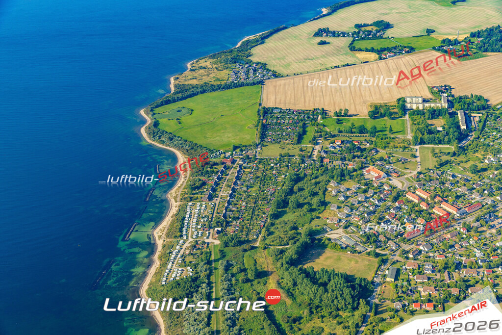 Luftbild der Stadt Dranske - Das Luftbild wurde 2025 vom UL-Flugzeug heraus erstellt ( keine Drohnenaufnahme ) - Hochauflösende Luftaufnahme - für Wandbilder und großformatige Ausdrucke geeignet. Das besondere Geschenk!Hier alle&nbsp;Infos zur Lizenzierung der LuftaufnahmeWir fliegen auch dieses Jahr wieder in Ihre Region um Luftbilder zu erstellen.- Luftbild anfragen