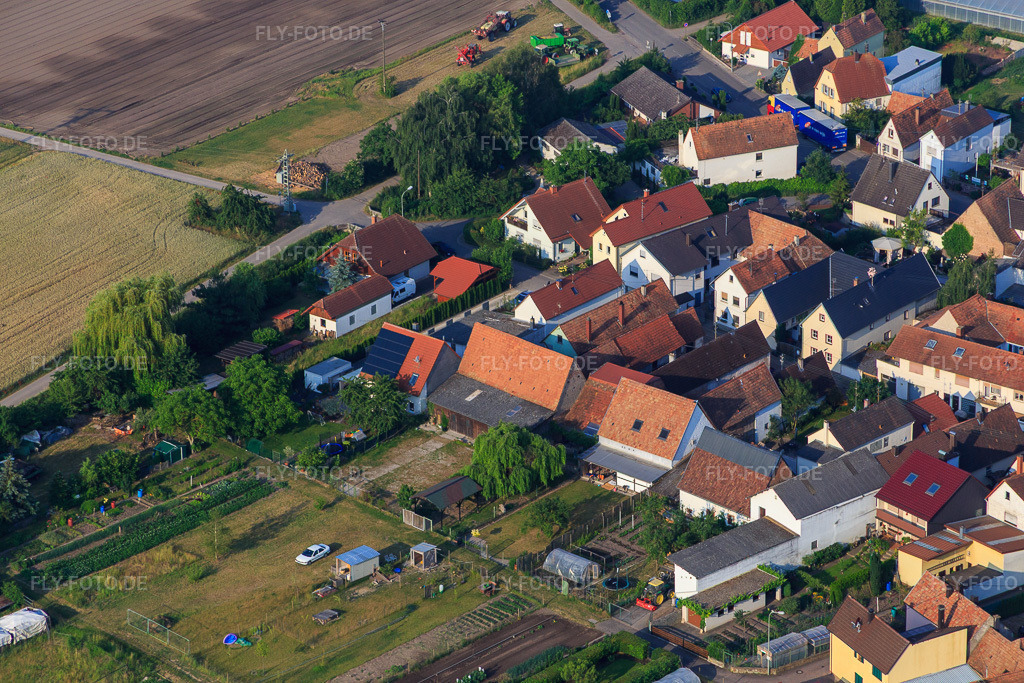 Luftbild: Mühlgasse in Zeiskam im Bundesland Rheinland-Pfalz in Deutschland. Foto: IMG_080633.jpg vom 12.06.2015 durch Werner Riehm/FLY-FOTO.de