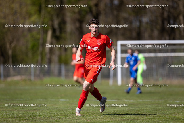 Fußball I Junioren I Saison 2025-2026 I DFB-Nachwuchsliga I 8. Spieltag I JFV Lübeck - 1. FC Magdeburg 158 | Lennard Bruno Luth (9, JFV Lübeck) - Realisiert mit Pictrs.com