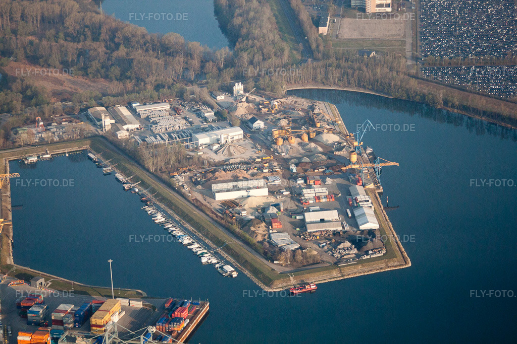 Luftbild: Kaianlagen und Schiffs- Anlegestellen am Hafenbecken des Binnenhafen des Rhein mit Liegeplatz des Motorboot-Sportverein Germersheim e.V in Germersheim im Bundesland Rheinland-Pfalz in Deutschland. Foto: IMG_49206.jpg vom 28.03.2012 durch Werner Riehm/FLY-FOTO.de