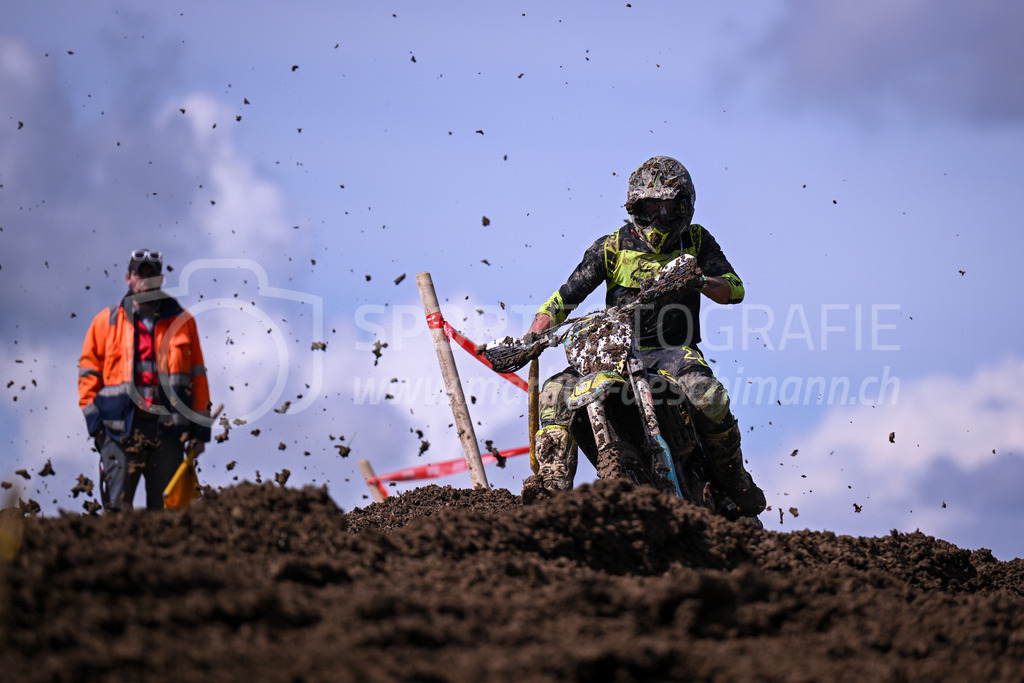 Motocross Schlatt bei Winterthur - 29. April 2023 | Fahrer in der Kategorie MX2 am Motocross Schlatt bei Winterthur, 29. April 2023.
Instagram: @mx_schlatt | @mc_wila | @sam_schweiz
Bild: Sportfotografie Markus Aeschimann | www.markus-aeschimann.ch - Realisiert mit Pictrs.com