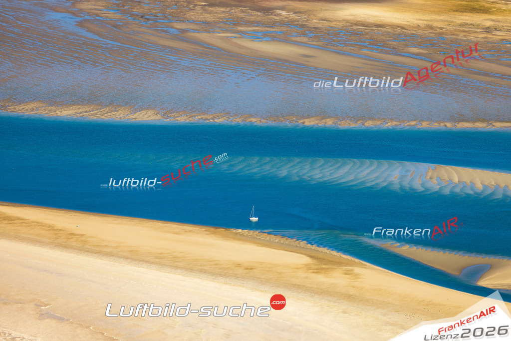 Aktuelles Luftbild von Wattenmeer Juist - Die Luftaufnahme wurde 2022 mittels UL-Flugzeug erstellt ( keine Drohne ) - hochauflösende Kamera-Systeme von  Canon -Beste Qualität - Für grossformatige Ausdrucke geeignet. Die Geschenkidee !