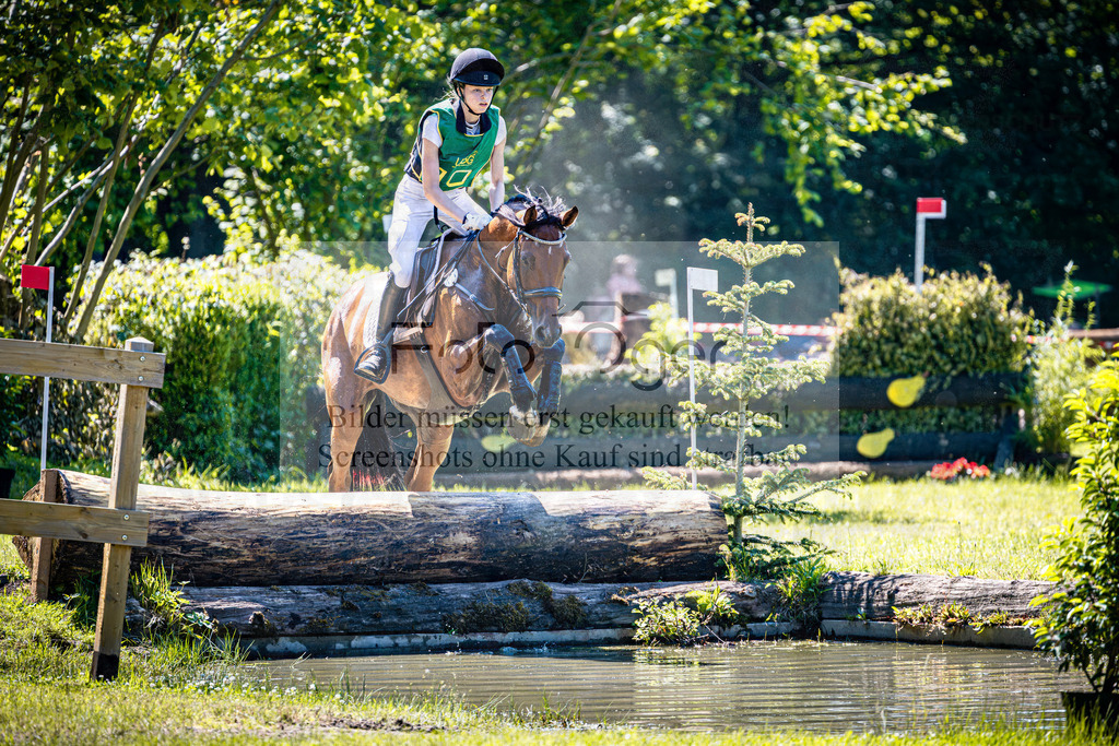A1_Vielseitigkeitsturnier Melle Oldendorf-15c-0148 | Entdecke hochwertige Reitturnierfotos von Foto Oger. Professionell, emotional und authentisch – jetzt Lieblingsmomente im Shop bestellen.Deutschlandweite Turnierfotografie. - Realisiert mit Pictrs.com