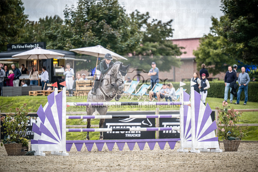 DOS_8740 | Entdecke hochwertige Reitturnierfotos von Foto Oger. Professionell, emotional und authentisch – jetzt Lieblingsmomente im Shop bestellen.Deutschlandweite Turnierfotografie. - Realisiert mit Pictrs.com