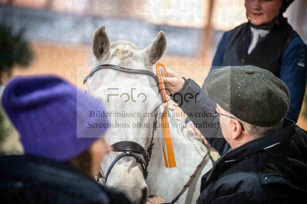 DOS_0006 | Entdecke hochwertige Reitturnierfotos von Foto Oger. Professionell, emotional und authentisch – jetzt Lieblingsmomente im Shop bestellen.Deutschlandweite Turnierfotografie. - Realisiert mit Pictrs.com