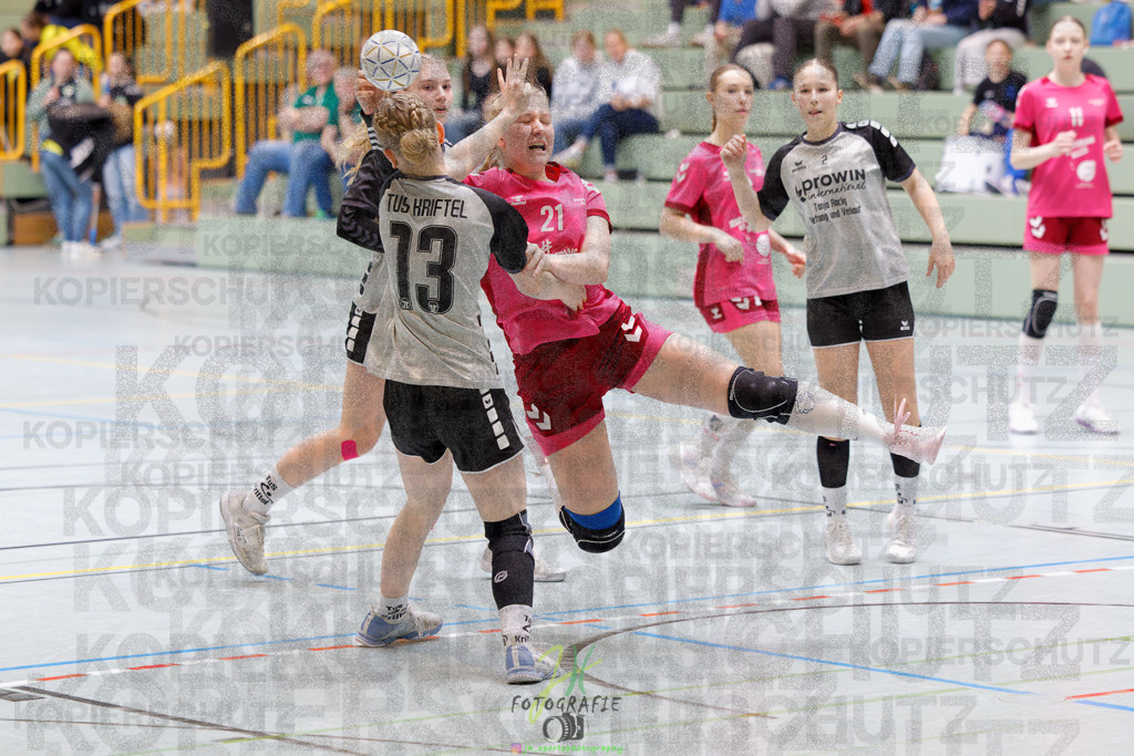 Hessenmeisterschaft wJC - Spiel um Platz 3; TuS Kriftel - SG Schenklengsfeld | Hessenmeisterschaft wJC - Spiel um Platz 3; TuS Kriftel - SG Schenklengsfeld am 22.03.2025 in Biedenkopf (Sporthalle Lahntalschule)Photo © 2025 - Jörg Heinrich - Realisiert mit Pictrs.com