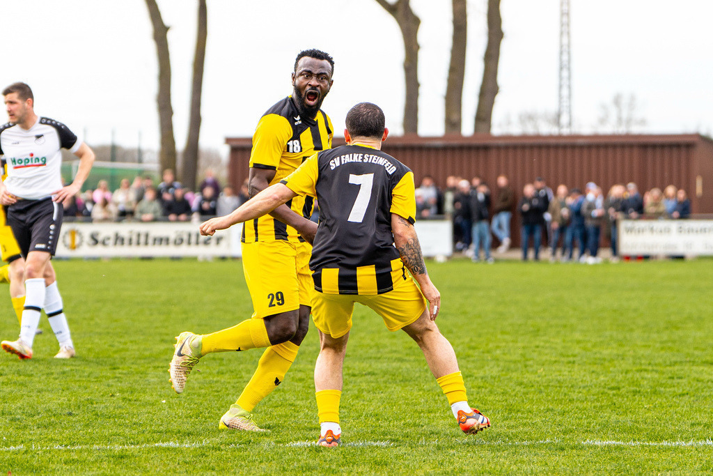 Fußball I Herren I Saison 2025-2026 I Kreisliga VEC I 22. Spieltag I SC SW Bakum - SV Falke Steinfeld I 24036 | jns.sportfotos - Realisiert mit Pictrs.com
