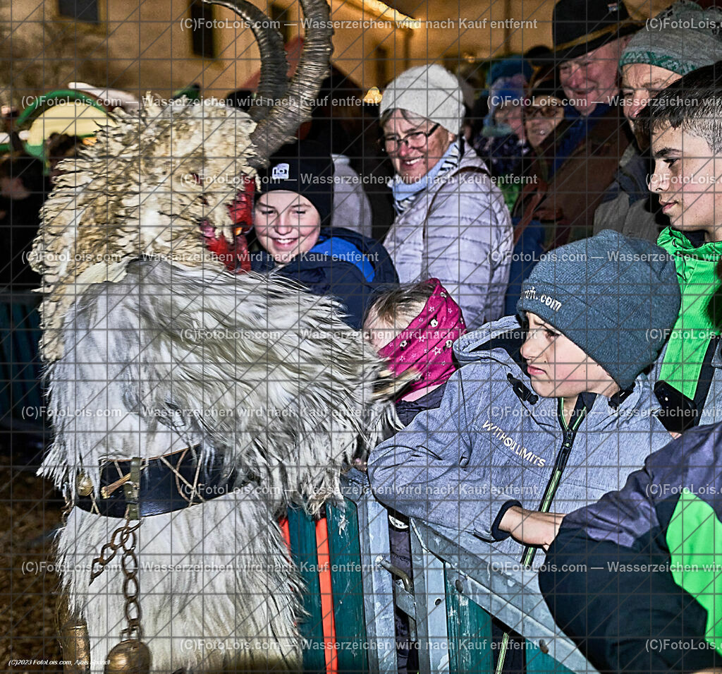 ALP5331_WIESELBURGER ADVENT_Perchtenlauf | (C)FotoLois.com, Alois Spandl, WIESELBURGER ADVENT, Perchtenlauf, So 10. Dez. 2023.