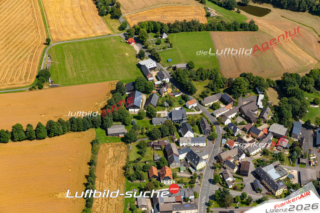 Aktuelles Luftbild von Bernstein Wunsiedel Kauf mit Lizenz / Bildrechten möglich- Die Luftaufnahme wurde 2021 mittels UL-Flugzeug erstellt ( keine Drohne ) - hochauflösende Kamera-Systeme von  Canon -Beste Qualität - Für grossformatige Ausdrucke geeignet. Die Geschenkidee !