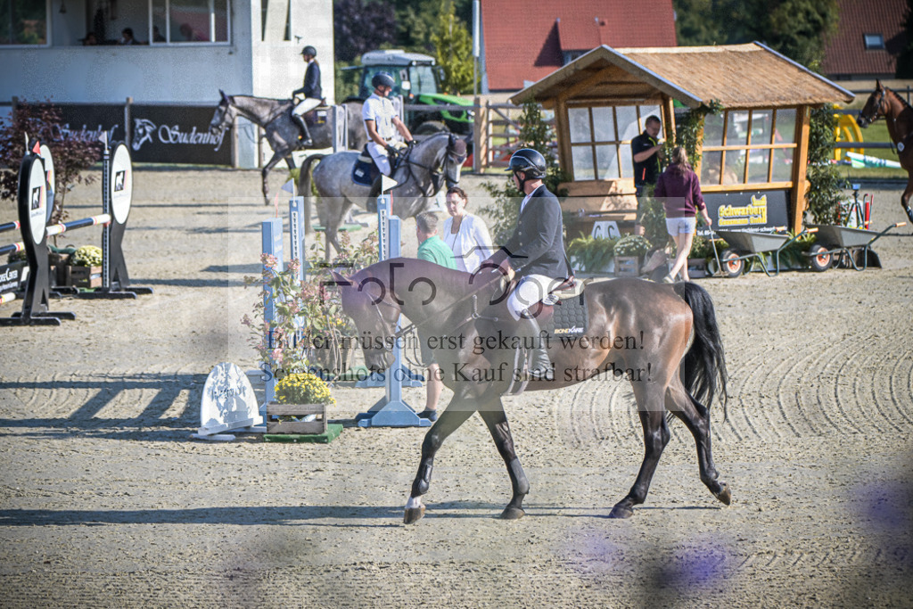 DOS_9216 | Entdecke hochwertige Reitturnierfotos von Foto Oger. Professionell, emotional und authentisch – jetzt Lieblingsmomente im Shop bestellen.Deutschlandweite Turnierfotografie. - Realisiert mit Pictrs.com