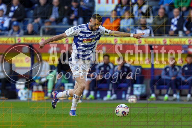 07.04.2026, GER, Fussball, Herren, 3. Liga, Saison 2025/2026, MSV Duisburg - VfL Osnabrück | Rasim Bulic (MSV Duisburg) in Aktion am Ball, Einzelaktion 