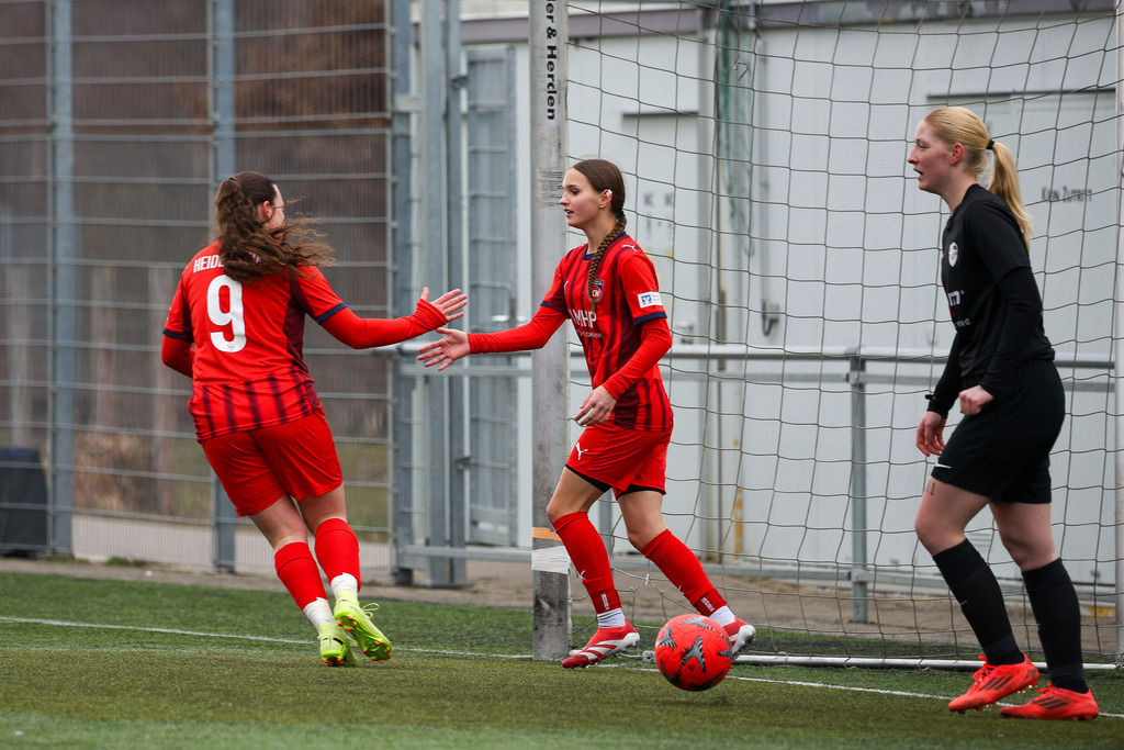 20260329-FCH-HS_021 | 1.FC Heidenheim 1846 II vs. SGM Hohenmemmingen/Sontheim, Fußball, Frauen, Bezirksliga, 2025/2026, 14. Spieltag, 29.03.2026 in Heidenheim, Kunstrasen b. Voith-Arena West(Foto: Michael Bulling) - Realisiert mit Pictrs.com