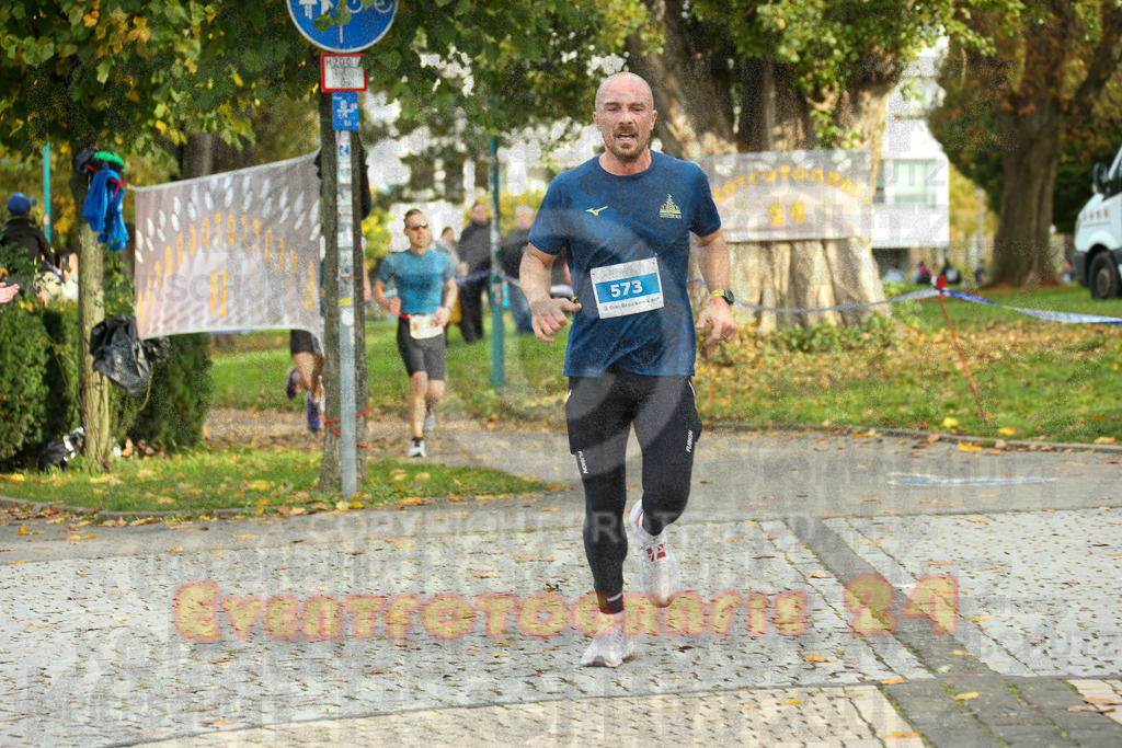 241020_1002_EX1_7520 | Sportfotografie im Rhein-Sieg Kreis, Köln, Bonn, NRW, Rheinland Pfalz, Hessen, etc. Unser Tätigkeitsfeld umfasst den Laufsport vom Volkslauf über den Marathon, Duathlon, Triathon bis zum Ultralauf wie Kölnpfad Ultra oder Schindertrail.