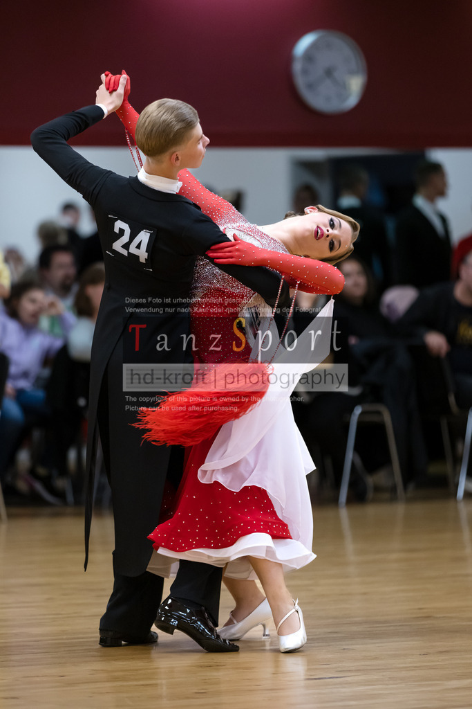 20240928_LM_U19_Std_7659 | Tanzsportbilder, Standardtanz, Lateintanz, WDSF, DTV, LTVB, dancecomp, goc, hessen tanzt, blaues band der spree, walzer, tango, wiener walzer, slowfox, quickstepp, samba, rumba, cha-cha-cha, paso doble. jive, hd-kroft photography, turniertanzsport