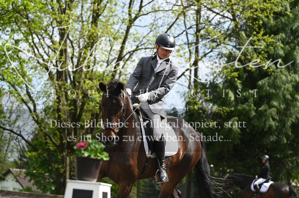 20230512_JK-Röhrsdorf-08-106 | Pferde- und Turnierfotografie in Westsachsen. Pferdeportraits, Auftragszeichnungen und intuitive Kunst.