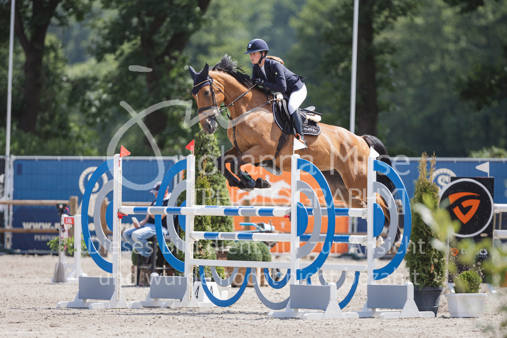 220614_Mühlen_SprPfM-692 | Late Entry Mühlen
Springprüfung Kl.M* 6-8j. Pferde gl. Einlaufprüfung für 6j. Pferde
14.06.2022