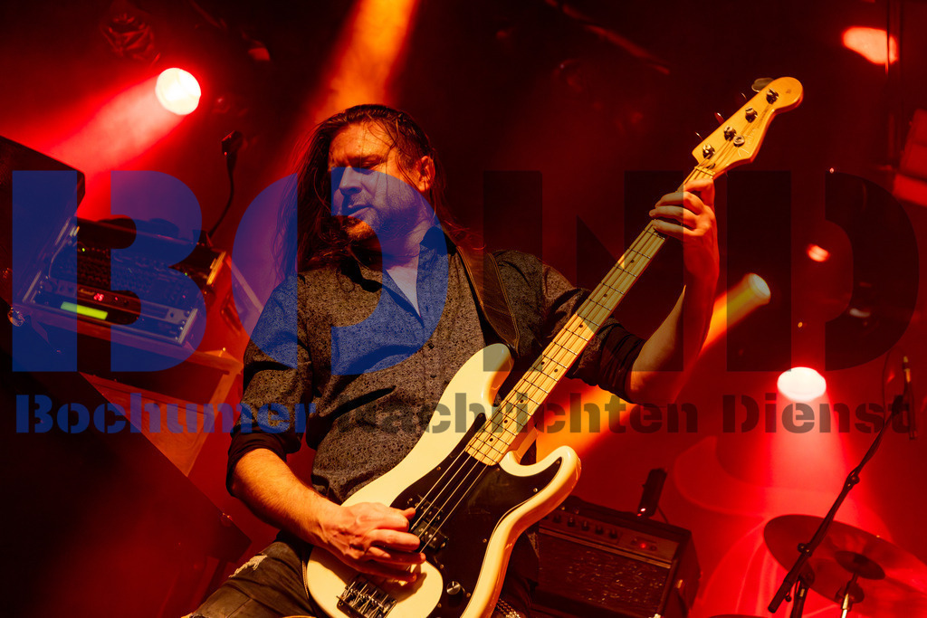 SES_NURDIO20250102-52 | bond - Realisiert mit Pictrs.com