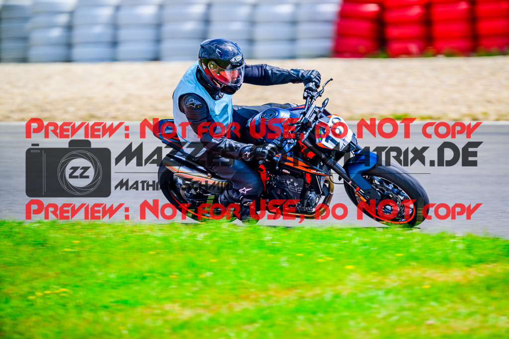 MaZZes_FotoMatrix_240717_6007705_7382 | INST