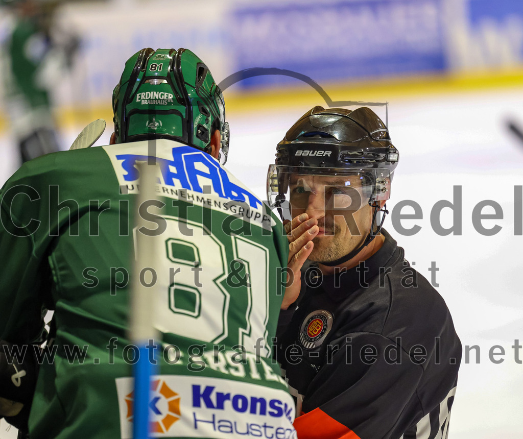2023-11-03_056_TSV_Erding_gegen_ESC_Dorfen | Erding, Deutschland, 03.11.2023:
Eishockey, Bayernliga Vorrunde 2023 / 2024, 6. Spieltag, TSV Erding gegen ESC Dorfen, Endergebnis: 11:3

Maximilian Forster (Erding Gladiators, #81)

Foto: Christian Riedel / fotografie-riedel.net
