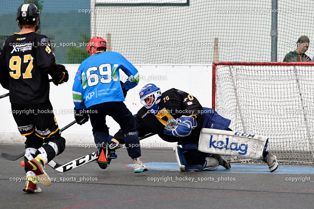 VAS Villach vs. ASKÖ Hockey Villach | #97 Pirsch Christoph VAS Villach, #69 FELDBAUMER Manuel ASKÖ Villach Hockey, #70 Moser Lukas VAS Villach, VAS Villach vs. ASKÖ Hockey Villach, VAS Villach vs. ASKÖ Hockey Villach am 03.07.2025 in Villach (Alpen Arena ), Austria, (Photo by Bernd Stefan)