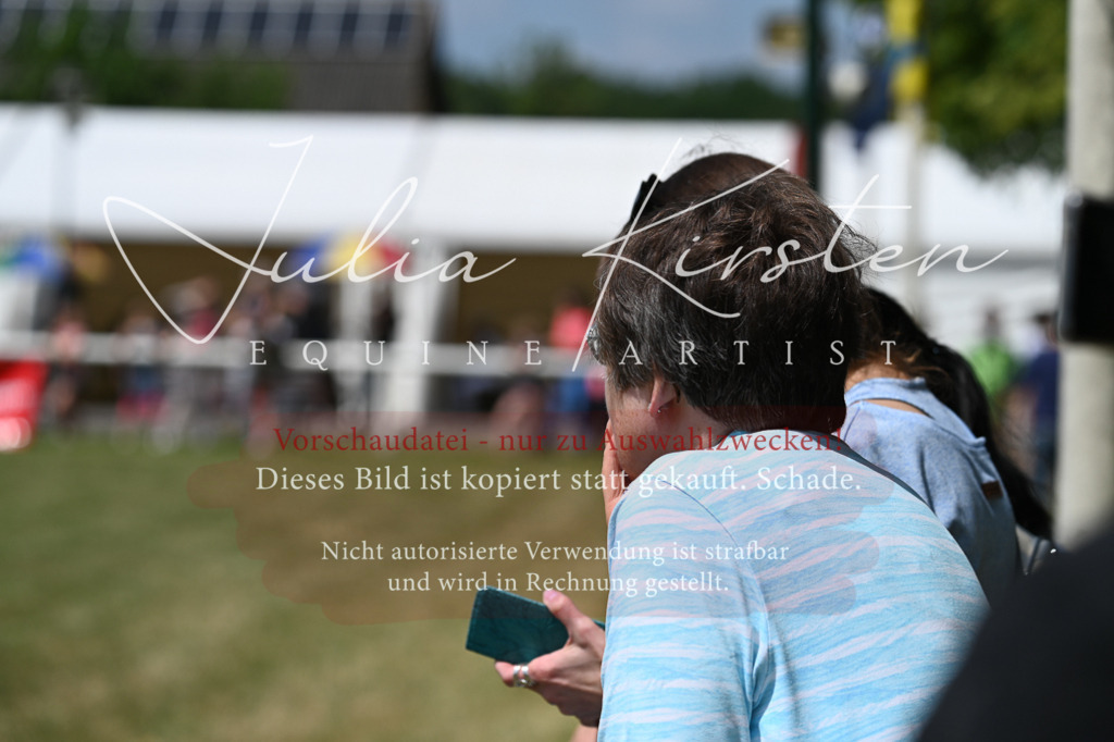 DSC_9500 | Pferde- und Turnierfotografie in Westsachsen. Pferdeportraits, Auftragszeichnungen und intuitive Kunst.