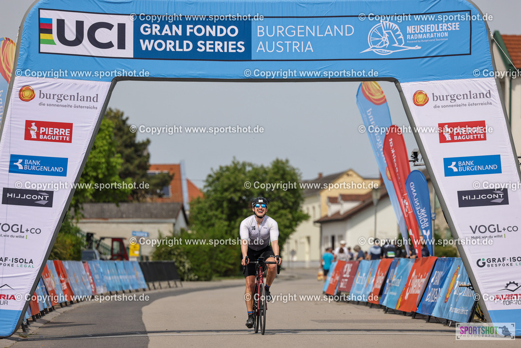 VJ__9889 | Neusiedlersee Radmarathon 2026@sportshot_your_pictrs #yourpictures#roadtowm2029 #nrm #neusiedlerseeradmarathon #neusiedlersee #neusiedlerseetourismus #burgenland #mörbisch #nrm26 #burgenlandtourismus #voglundco #poweredbyburgenlandtourismus #radsport #rad #marathon #ucigranfondo #visitburgenland #ucigranfondoworldseries