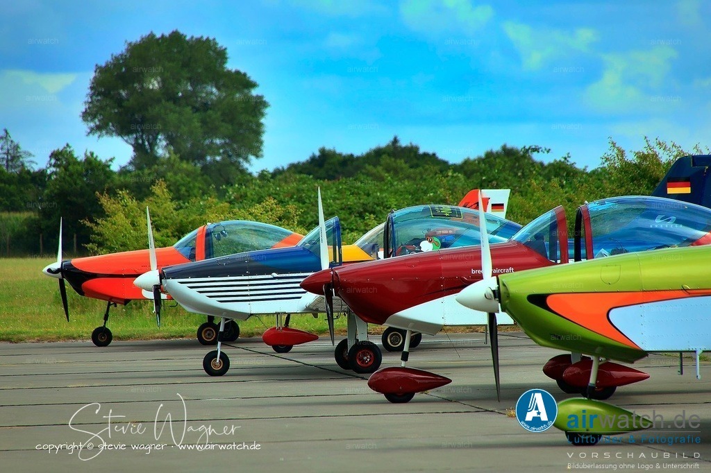 Flugplatz-Husum-airwatch-wagner22 | Entdecken Sie atemberaubende Luftbilder und Fotografien auf airwatch.de - Tauchen Sie ein in eine Welt voller faszinierender Aufnahmen aus der Vogelperspektive.