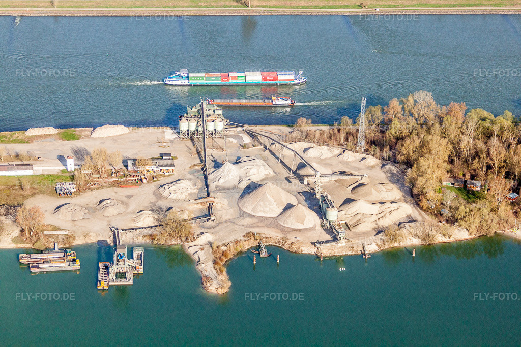 Luftbild: Gelände und Abraum- Flächen des Kies- Tagebau der Kiesgrube zwischen Rhein und Goldkanal in Steinmauern im Bundesland Baden-Württemberg in Deutschland. Foto: IMG_25578.jpg vom 02.04.2010 durch Werner Riehm/FLY-FOTO.de