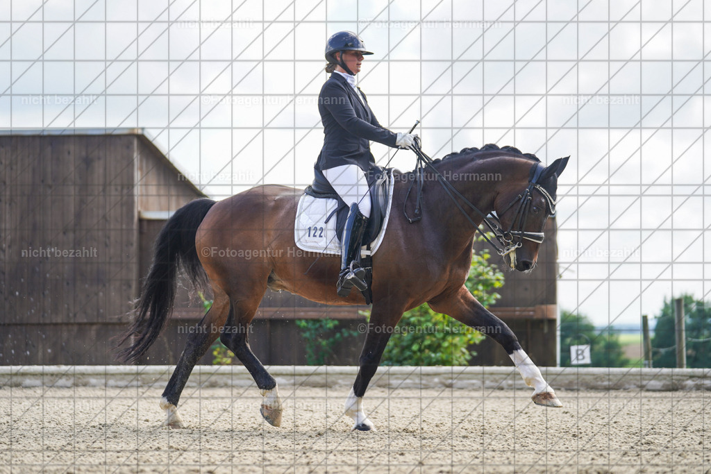 20230826-FAH05734 | Forstinning, 2023, Dressurturnier, Turniersportbilder, Turnierfotografen Bayern, Fotoagentur Herrmann, Reitsportfotografie, Turnierbilder