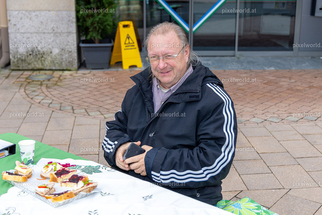 Frauenbewegung - Frühstück am Hauptplatz | Bildershop von pixelworld.at - Realisiert mit Pictrs.com