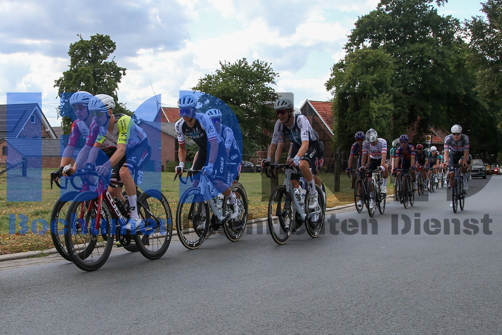 SES_DEUTOU20250821-82 | bond - Realisiert mit Pictrs.com